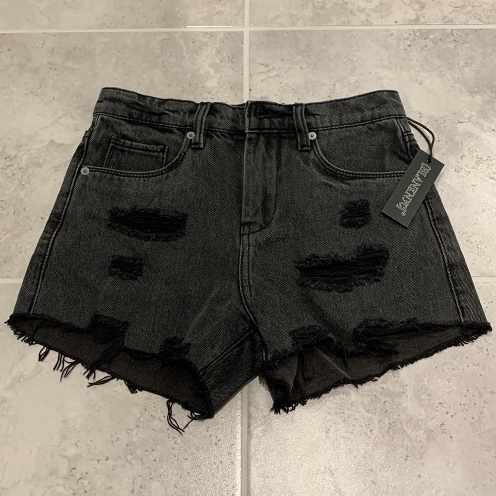 Size 24 - Blank NYC - NWT - The Burrow Vintage High-Rise Short